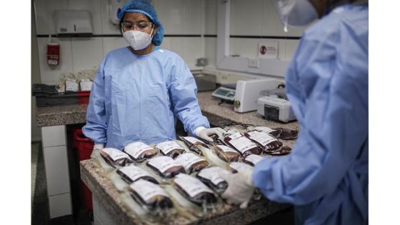 Los centros de sangre en todo el país sufren de una caída significativa en las donaciones en medio de la emergencia de salud en todo el territorio nacional.  Fotos: Juancho Torres - Anadolu