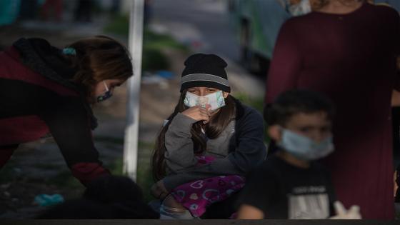 Cientos de venezolanos regresan a pie a su país expulsados de su hogar adoptivo después de que se declaró una cuarentena para contener el coronavirus.  Foto: Juancho Torres/ Anadolu