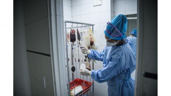 Los centros de sangre en todo el país sufren de una caída significativa en las donaciones en medio de la emergencia de salud en todo el territorio nacional.  Fotos: Juancho Torres - Anadolu