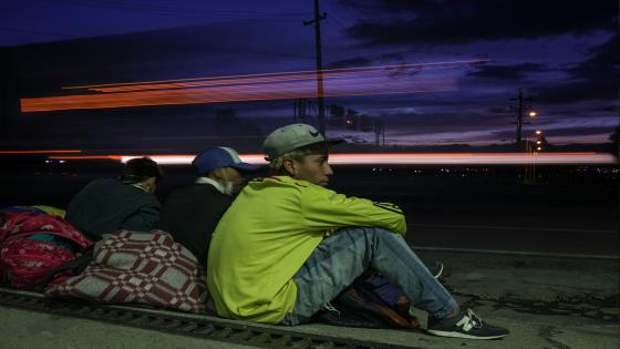 Cientos de venezolanos regresan a pie a su país expulsados de su hogar adoptivo después de que se declaró una cuarentena para contener el coronavirus.  Foto: Juancho Torres/ Anadolu