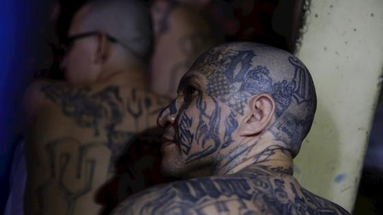 Las pandillas de El Salvador pusieron este fin de semana en aprietos las medidas de combate al Coronavirus y la estrategia de seguridad del Gobierno al perpetrar al menos 32 asesinatos en una muestra de fuerza y control del territorio característico de estas bandas.   Foto: Rodrigo Sura - EFE 