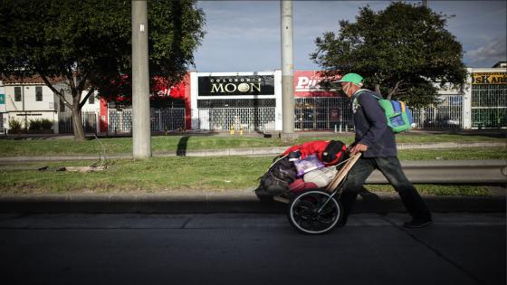 Cientos de venezolanos regresan a pie a su país expulsados de su hogar adoptivo después de que se declaró una cuarentena para contener el coronavirus.  Foto: Juancho Torres/ Anadolu