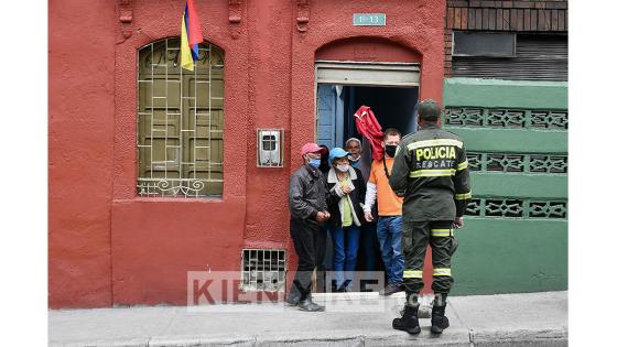 Así fue la entrega de ayudas a familias en el barrio Las Cruces. Foto: Andrés Lozano Así fue la entrega de ayudas a familias en el barrio Las Cruces. Foto: Andrés Lozano