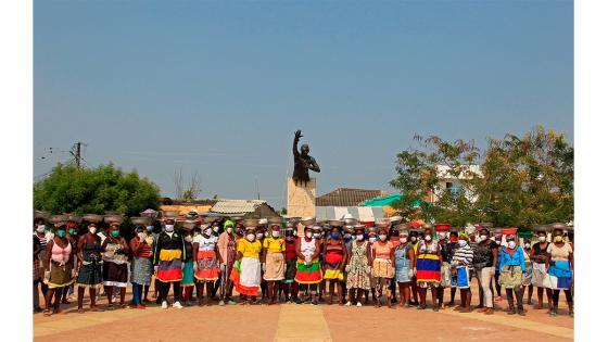 San Basilio de Palenque es un pueblo de afrodescesndientes del norte de Colombia que por la cuarentena contra el Coronavirus ya ni siquiera puede enterrar a sus muertos bajo los rituales ancestrales del lumbalú.  Foto: Ricardo Maldonado Rozo - EFE 