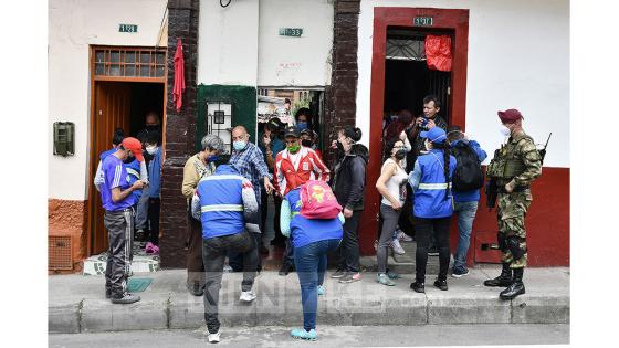 Así fue la entrega de ayudas a familias en el barrio Las Cruces. Foto: Andrés Lozano Así fue la entrega de ayudas a familias en el barrio Las Cruces. Foto: Andrés Lozano