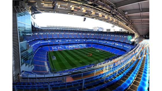 El mítico estadio Santiago Bernabéu estará adecuado como centro de aprovisionamiento de material sanitario para combatir el Coronavirus en España. El mítico estadio Santiago Bernabéu estará adecuado como centro de aprovisionamiento de material sanitario para combatir el Coronavirus en España.