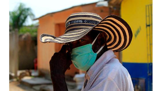 San Basilio de Palenque es un pueblo de afrodescesndientes del norte de Colombia que por la cuarentena contra el Coronavirus ya ni siquiera puede enterrar a sus muertos bajo los rituales ancestrales del lumbalú.  Foto: Ricardo Maldonado Rozo - EFE 