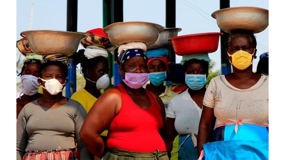 San Basilio de Palenque es un pueblo de afrodescesndientes del norte de Colombia que por la cuarentena contra el Coronavirus ya ni siquiera puede enterrar a sus muertos bajo los rituales ancestrales del lumbalú.  Foto: Ricardo Maldonado Rozo - EFE 