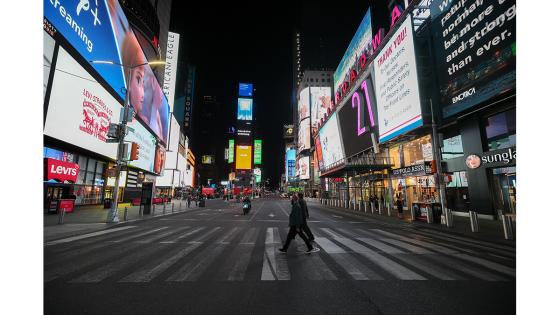 Este emblemático lugar de la ciudad de Nueva York se ve solitario, mientras los neoyorquinos permanecen en sus casas para evitar la propagación del coronavirus.  Foto: Tayfun Coşkun