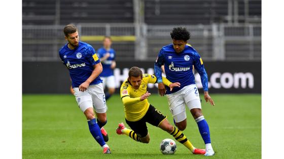 Borussia Dortmund derroto a Schalke 04 en el regreso de la Bundesliga. Haaland, Guerreiro y Hazard anotaron los goles para el Dortmund en un encuentro que finalizo 4-0 a favor del equipo local.  Foto: Martin Meissner