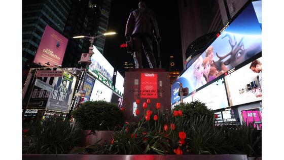 Este emblemático lugar de la ciudad de Nueva York se ve solitario, mientras los neoyorquinos permanecen en sus casas para evitar la propagación del coronavirus.  Foto: Tayfun Coşkun