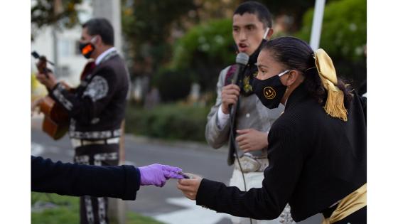 La situación de estos músicos es "más que difícil", ya que no se les ha permitido trabajar, como a miles de trabajadores en el sector de la economía informal, desde la declaración de la cuarentena contra el coronavirus.   Foto: Juan David Gallego - Anadolu 