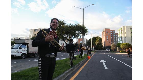 La situación de estos músicos es "más que difícil", ya que no se les ha permitido trabajar, como a miles de trabajadores en el sector de la economía informal, desde la declaración de la cuarentena contra el coronavirus.   Foto: Juan David Gallego - Anadolu 