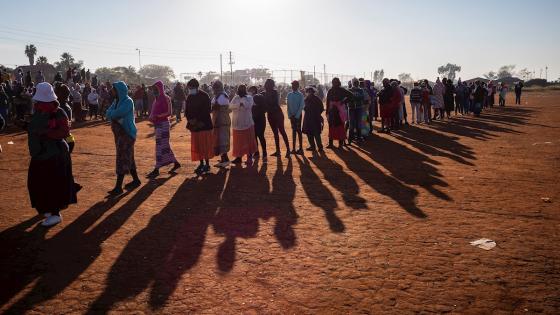 La inseguridad alimentaria es uno de los principales problemas que enfrenta el país desde el inicio del bloqueo, que se implementó el 30 de abril de 2020. Foto: Kim Ludbrook - EFE La inseguridad alimentaria es uno de los principales problemas que enfrenta el país desde el inicio del bloqueo, que se implementó el 30 de abril de 2020. Foto: Kim Ludbrook - EFE