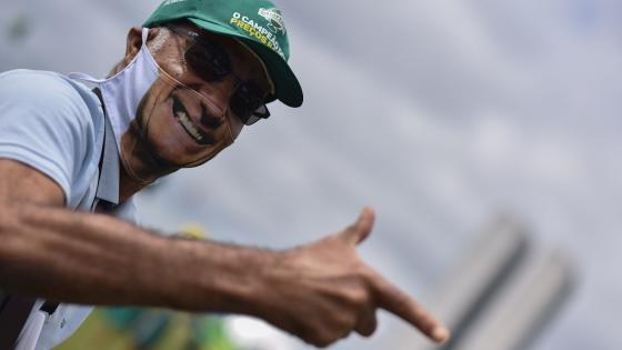 Defensores del presidente brasileño Jair Bolsonaro, realizan un acto de protesta en la capital federal Brasilia, contra el Supremo Tribunal de Justicia (STF) de Brasil, los presidentes de la Cámara de Diputados y del Senado federal y los gobernadores que apoyan la cuarentena durante la pandemia de coronavirus que ya ha dejado a más de 10 mil personas fallecidas en el país.  Foto: Andre Borges - EFE 
