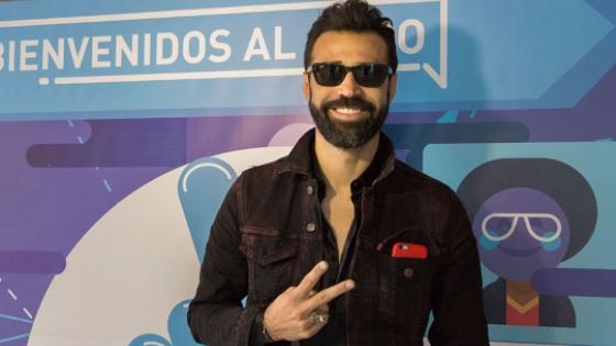 Ellos se unen en un foro para hablar de las redes sociales Ellos se unen en un foro para hablar de las redes sociales