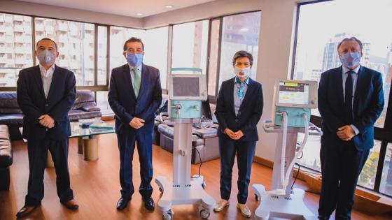 La alcaldesa Claudia López recibe los ventiladores otorgados por el gobierno La alcaldesa Claudia López recibe los ventiladores otorgados por el gobierno