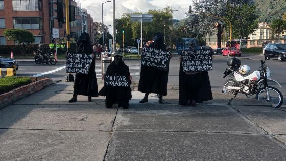 Personas rechazando la violencia sexual contra menores Personas rechazando la violencia sexual contra menores