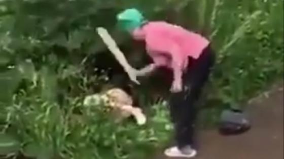 Mujer golpea a pareja que estaba teniendo relaciones Mujer golpea a pareja que estaba teniendo relaciones