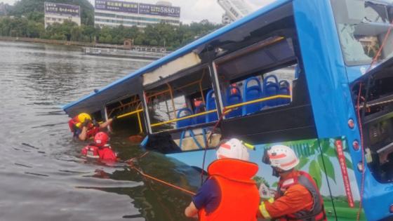 Al menos 21 personas murieron y otras 15 resultaron heridas Al menos 21 personas murieron y otras 15 resultaron heridas