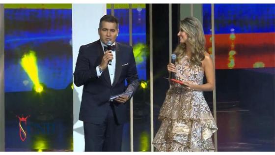 Carlos Calero en el Concurso Nacional de Belleza Carlos Calero en el Concurso Nacional de Belleza