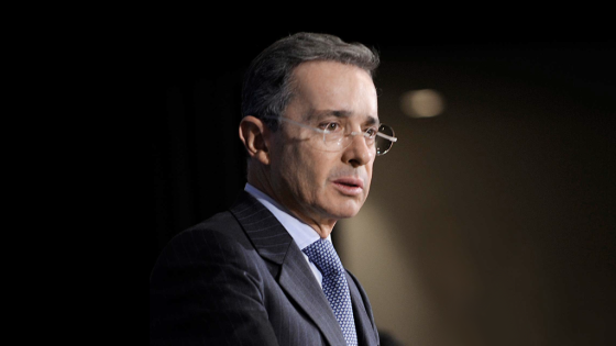 Álvaro Uribe pide a la Corte Suprema que su expediente sea público