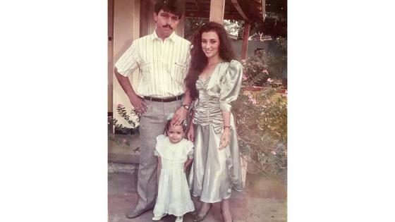 Elianis Garrido y su padres