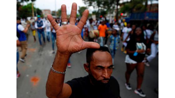 Manifestantes en el barrio Llano Verde