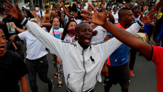 Manifestantes en el barrio Llano Verde