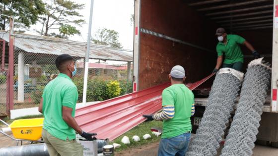 Programas de resocialización Ecosólidos y Sembrando Paz reciben insumos