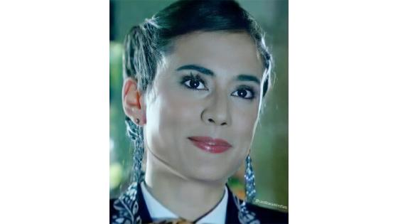 Carolina Ramírez como Rosario Guerrero. Carolina Ramírez como Rosario Guerrero.