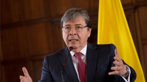 Mindefensa dice que "ya había ofrecido disculpas" por exceso de la fuerza pública Mindefensa dice que "ya había ofrecido disculpas" por exceso de la fuerza pública