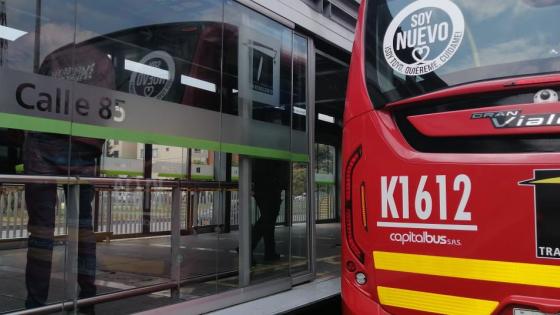 Asesinan a un hombre al interior de un bus de Transmilenio Asesinan a un hombre al interior de un bus de Transmilenio