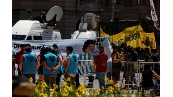 Fanáticos despiden a Diego Maradona, Buenos Aires, Argentina