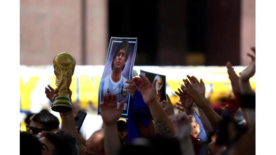 Fanáticos despiden a Diego Maradona, Buenos Aires, Argentina