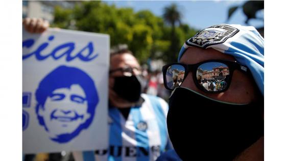 Fanáticos despiden a Diego Maradona, Buenos Aires, Argentina