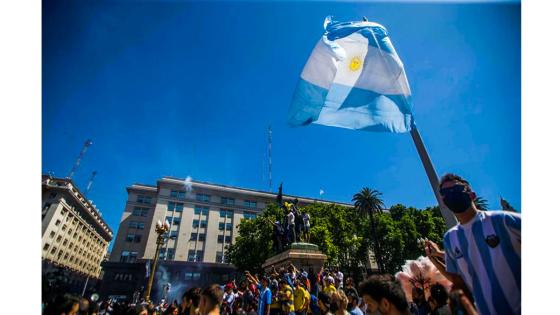 Fanáticos despiden a Diego Maradona, Buenos Aires, Argentina