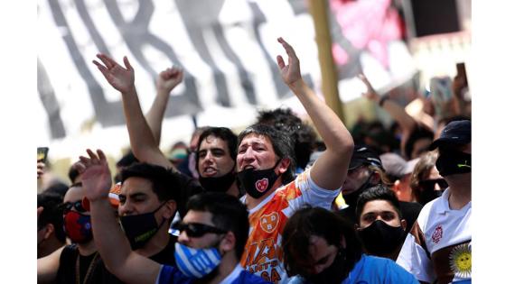 Fanáticos despiden a Diego Maradona, Buenos Aires, Argentina