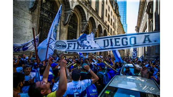 Fanáticos despiden a Diego Maradona, Buenos Aires, Argentina