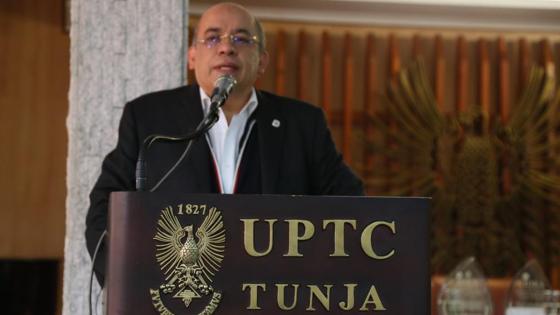 Procuraduría revocó sanción al rector de UNAD, Jaime Alberto Leal