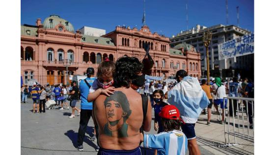 Fanáticos despiden a Diego Maradona, Buenos Aires, Argentina