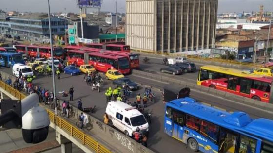Mujer motociclista murió en accidente con bus del SITP Mujer motociclista murió en accidente con bus del SITP
