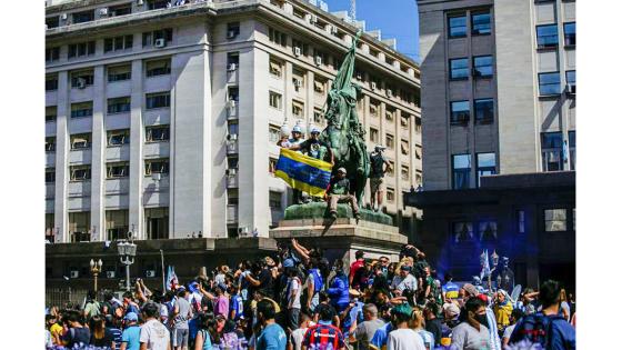 Fanáticos despiden a Diego Maradona, Buenos Aires, Argentina