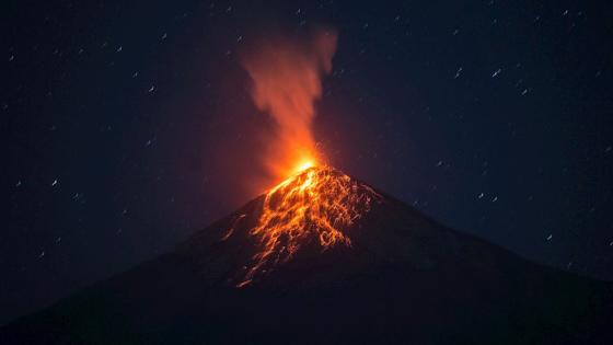 Volcán de Fuego entra en erupción Volcán de Fuego entra en erupción