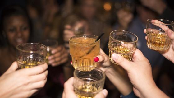 "Su afán de pasarlo bien hace que enfermen": fiestas ilegales inundan España "Su afán de pasarlo bien hace que enfermen": fiestas ilegales inundan España