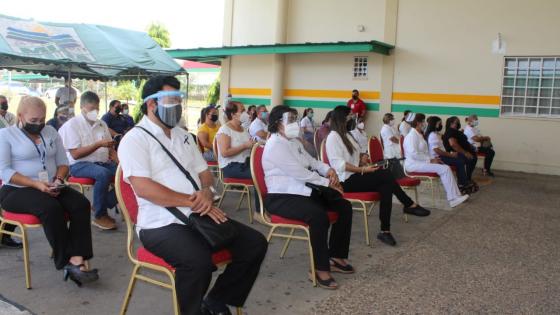 Rinden homenaje a trabajadores de la salud fallecidos en pandemia
