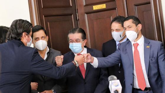 Proyecto que ajustaría el sistema de salud ya fue radicado Proyecto que ajustaría el sistema de salud ya fue radicado