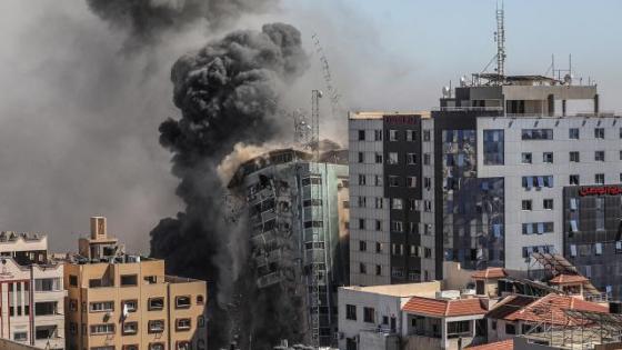 Israel bombardeó oficinas de dos agencias de noticias en Gaza Israel bombardeó oficinas de dos agencias de noticias en Gaza