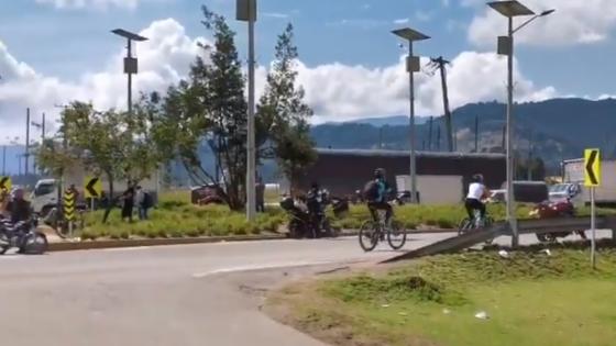 Bloqueos en Cajicá, ciudadanos continuan con paro nacional