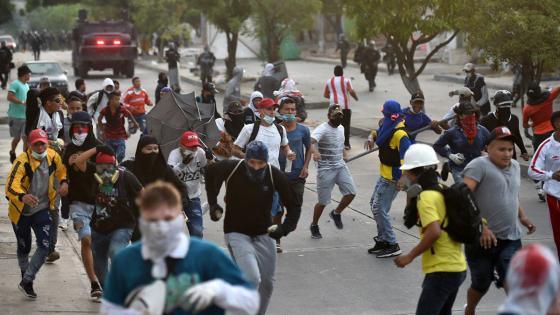 ataques a manifestantes mientras Colombia jugaba en Barranquilla